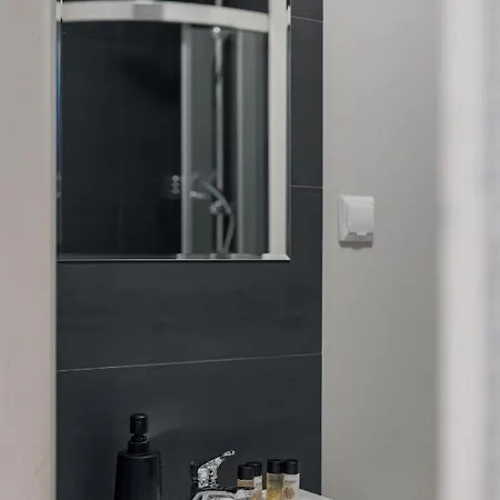 Dorycka 6 By Nyx * ワルシャワ