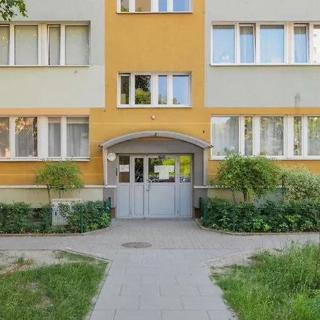 Dorycka 6 By Nyx * Varsavia